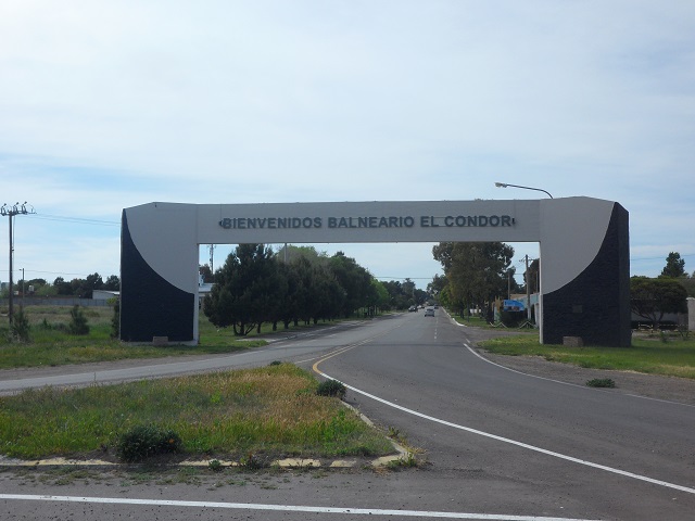 54- Entrada a la villa balnearia El Cóndor 23-10-16.JPG