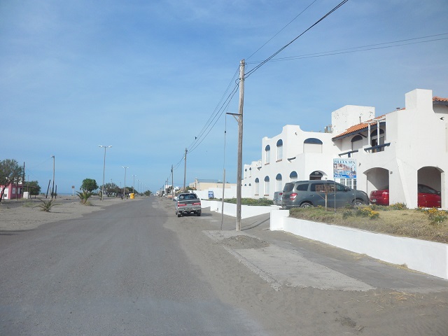 56a- Caminando por la playa de El Condor a la mañana 23-10-16 (2).JPG