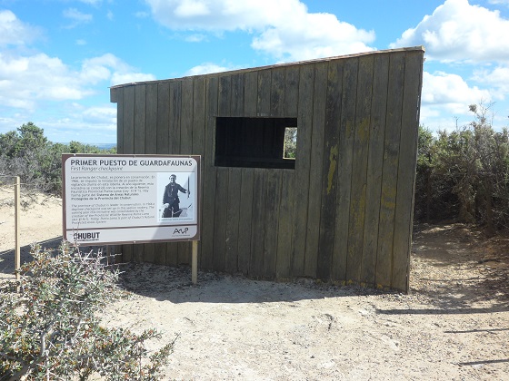 14- 1er puesto de guardaparque en Punta Loma 26-10-16.JPG