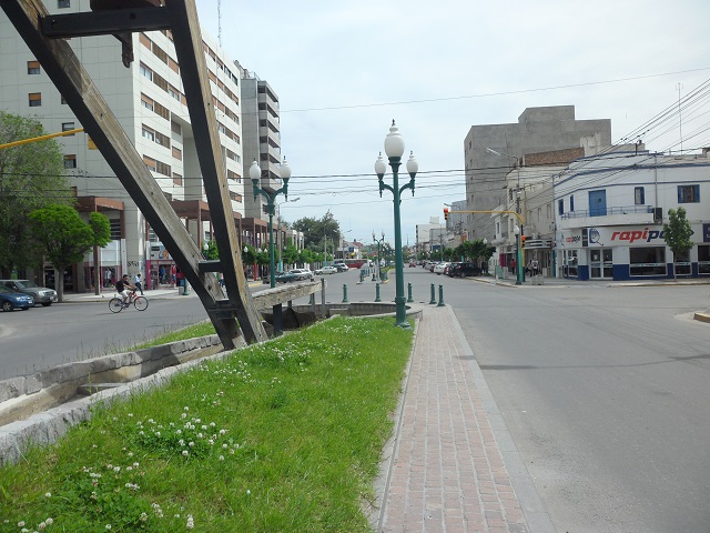 35- Visitando Trelew (Chubut) Calle  28-10-16 (7).JPG