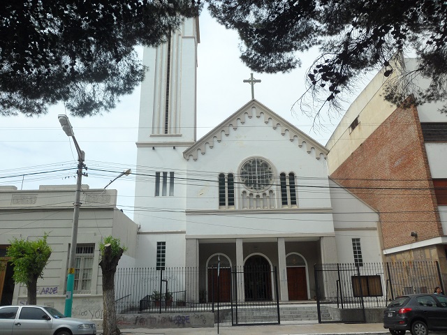 35- Visitando Trelew (Chubut) Iglesia 28-10-16 (4).JPG