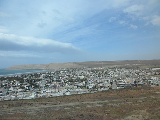 4- Vista de R.Tilli desde el mirador Punta Piedras en el camino Perón por el cerro 31-10-16 (1).JPG