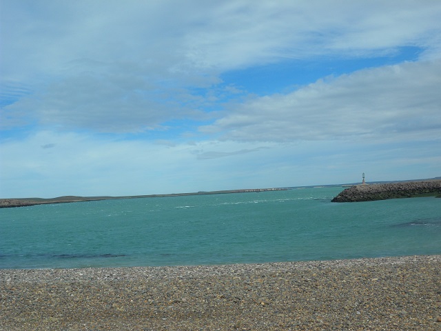 14- Recorriendo P.DESEADO entrada al Puerto 4-11-16 (4).JPG