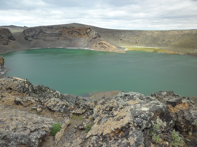 4- LAGUNA AZUL en el cráter de 1 volcán apagado 11-11-16 (2).JPG