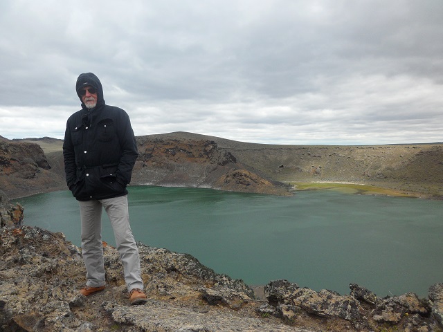 11- LAGUNA AZUL en el cráter de 1 volcán apagado 11-11-16 (2).JPG