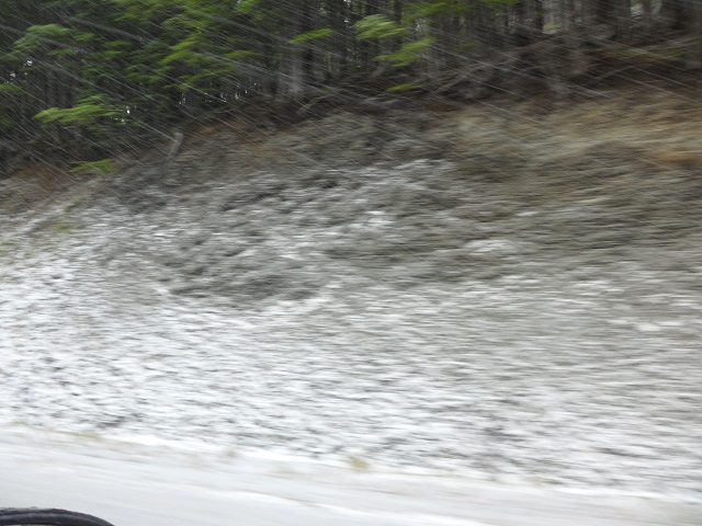 23- Camino a USHUAIA empezó a llover hielo 14-11-16.JPG