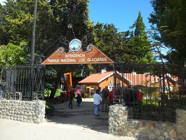 9- Administración del Parque Nac. Los Glaciares y el perito Moreno 18-11-16 (1).JPG