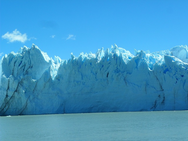 18- Vistas del GLACIAR desde el catamarán 19-11-16 (13).JPG